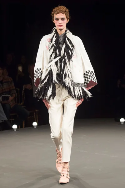 Look 26